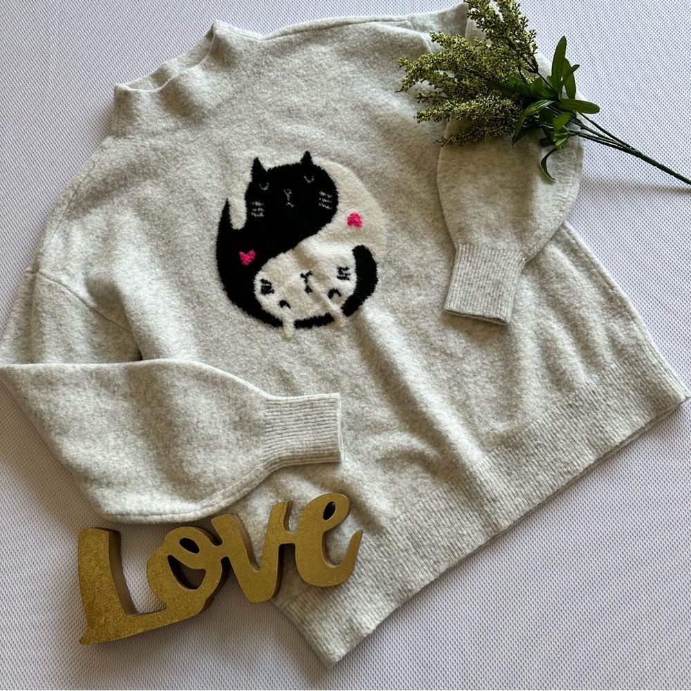 LOFT. Black and white harmony cat gray mock neck bubble sleeve sweater